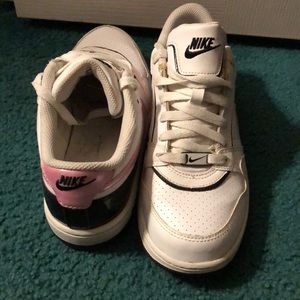 Nike white black and pearlized pink swoosh shoes